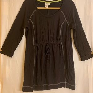 Motherhood Maternity Black knit Tunic length athletic top Size medium